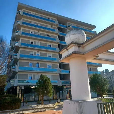 アパート La Torre Del Gabbiano ペスカーラ